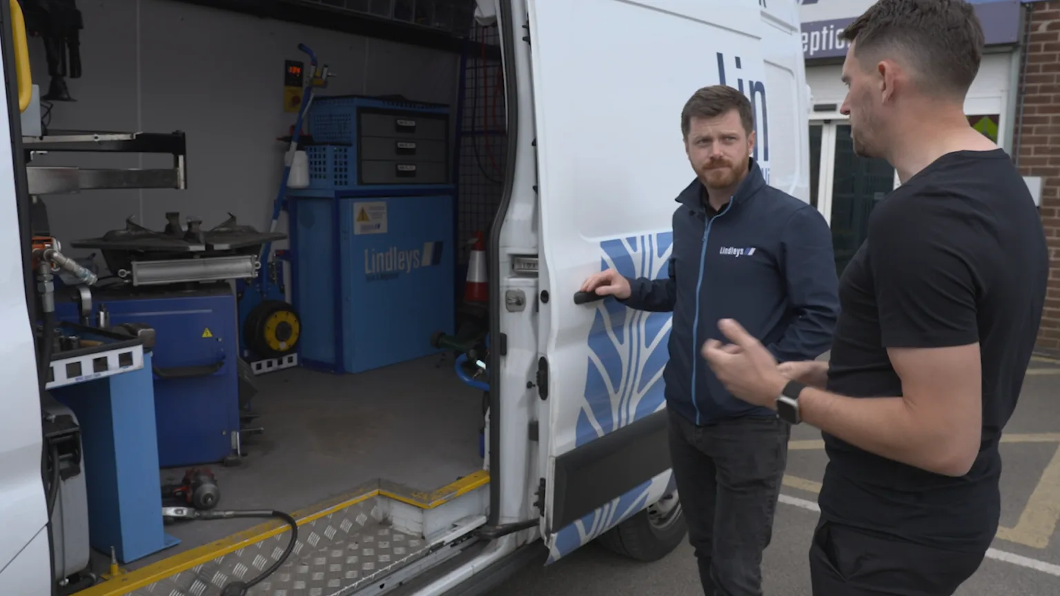 Garage Management Software for Mobile Mechanics: Run It All from Your Phone